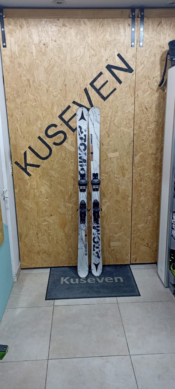 Ski Atomic Infamous 1,76m. EXCELENTE