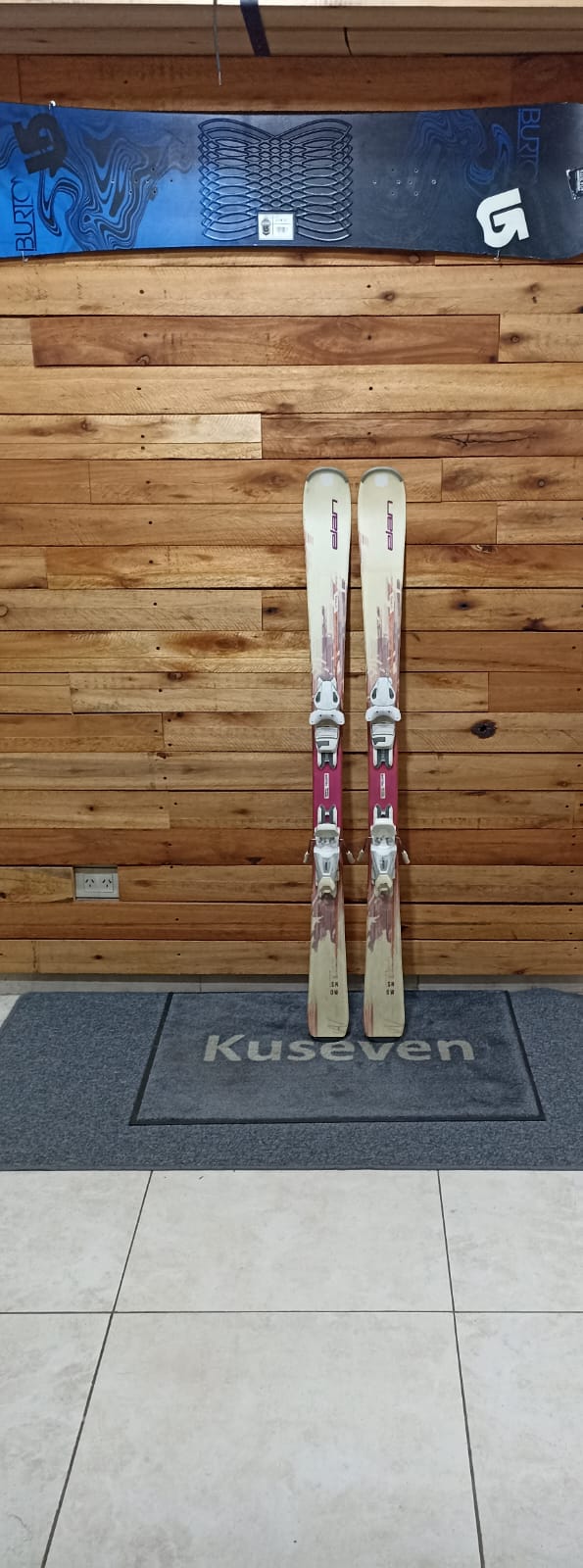 WhatsApp Image 2026-03-08 at 18.54.38 (1) SKI ELAN SNOW. 1,40 M. EXCELENTE.
